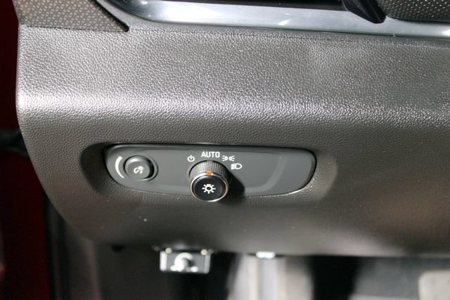 Used 2023 Chevrolet Traverse Premier AWD/4WD image 18