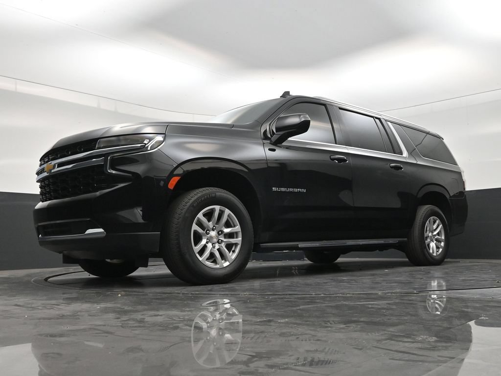 Used 2024 Chevrolet Suburban LS RWD image 19
