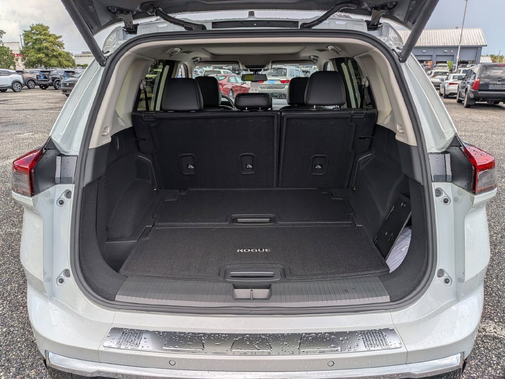 New 2026 Nissan Rogue Platinum AWD/4WD image 32