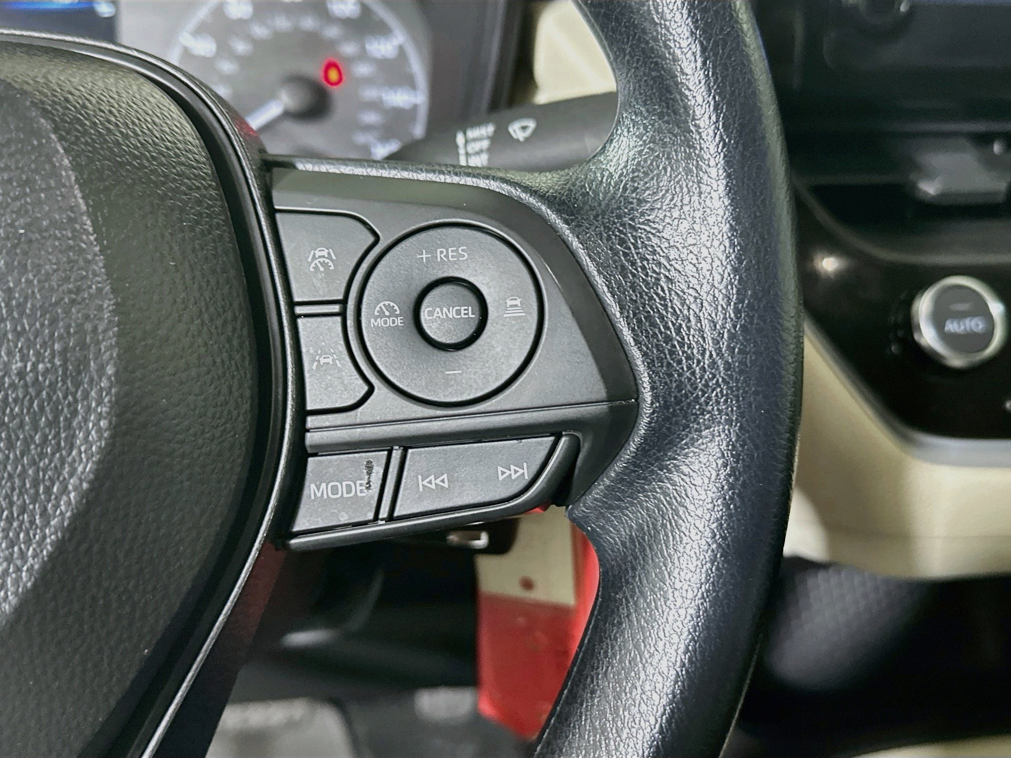 Certified 2025 Toyota Corolla LE FWD image 17