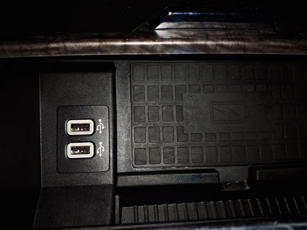 Used 2019 Ford Expedition Max Limited image 25