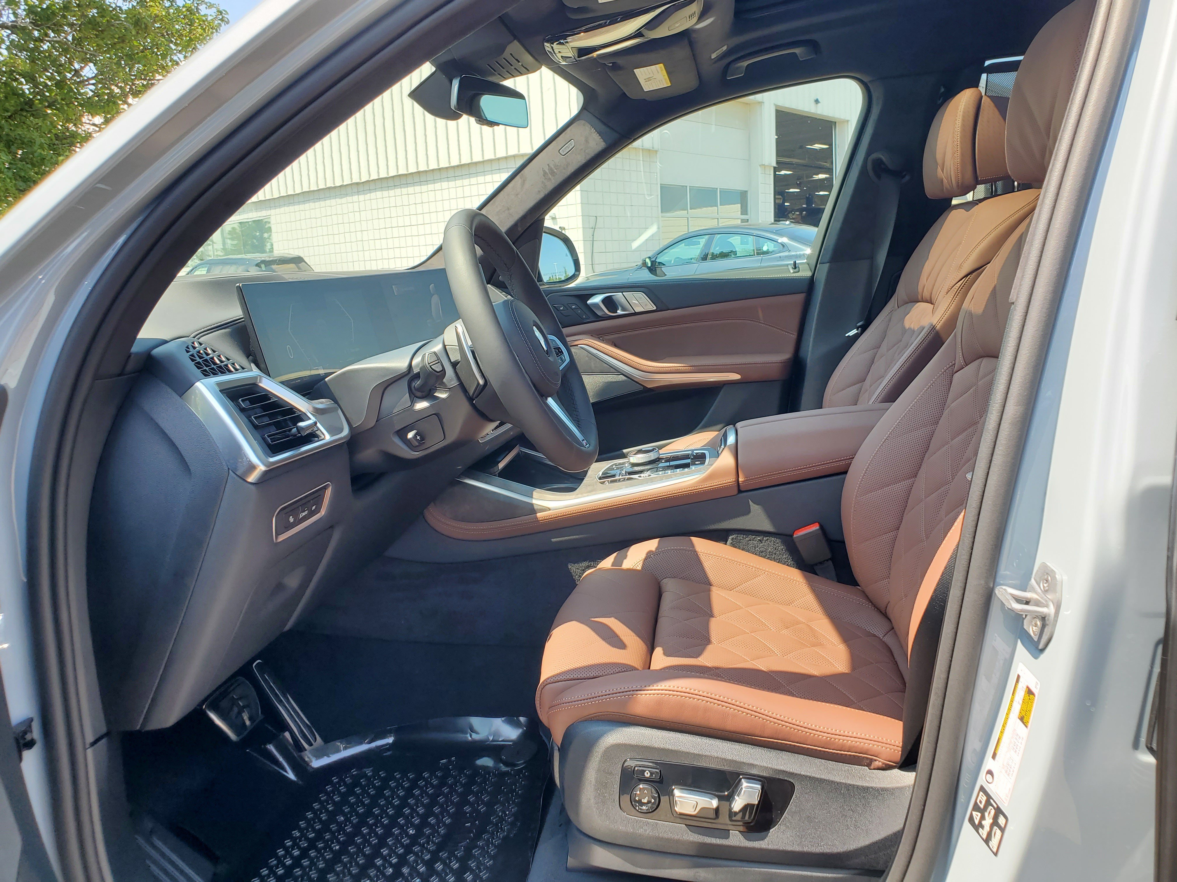 New 2027 BMW X7 xDrive40i w/ Executive Package AWD/4WD image 9