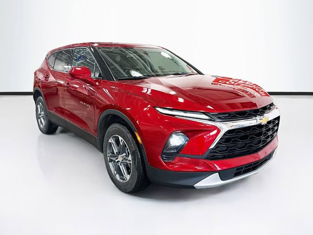 Used 2023 Chevrolet Blazer LT image 3