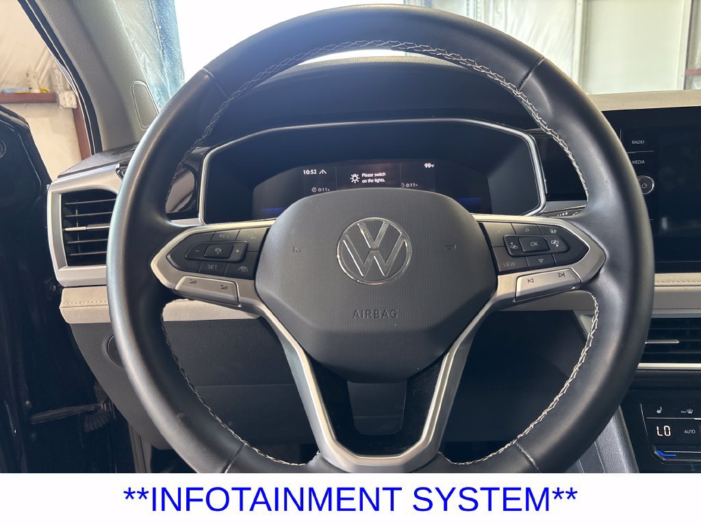 Used 2025 Volkswagen Taos SE AWD/4WD image 11