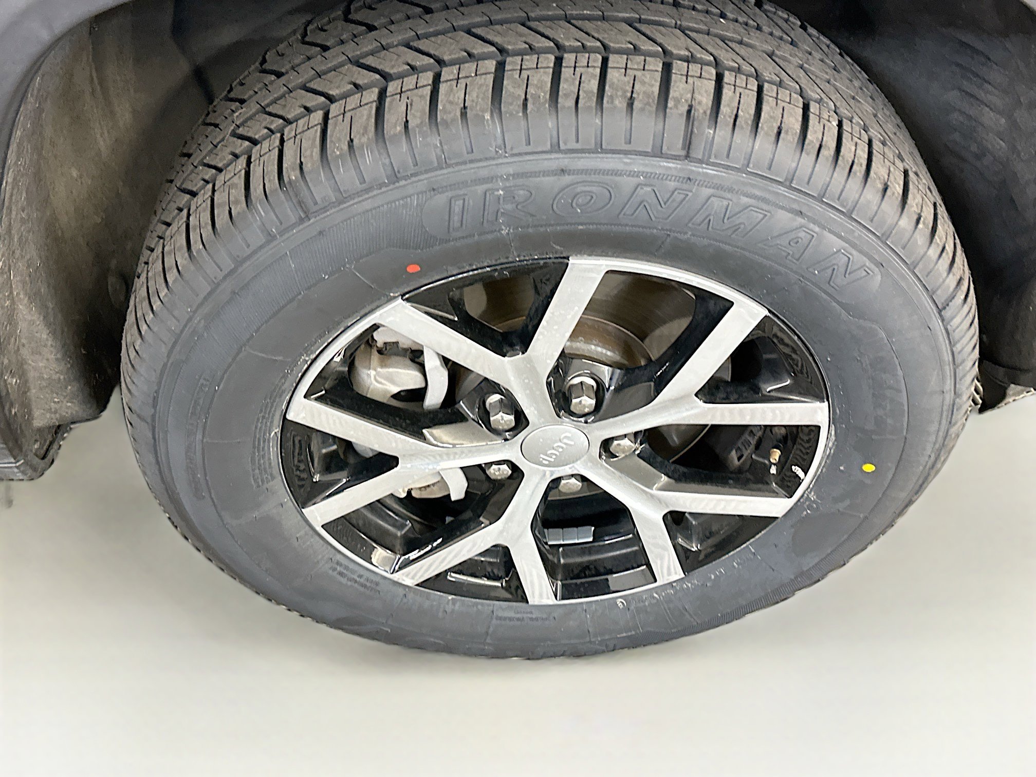 Used 2024 Jeep Grand Cherokee L Limited w/ Luxury Tech Group II image 11