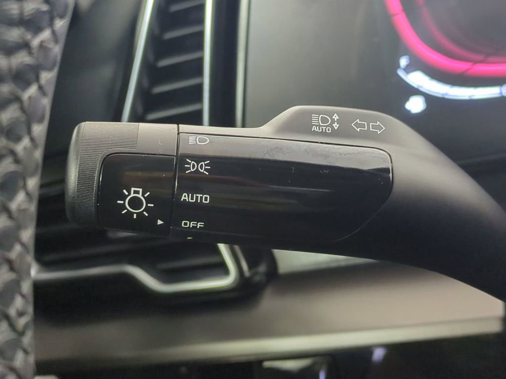 Used 2024 Kia Sportage EX image 29