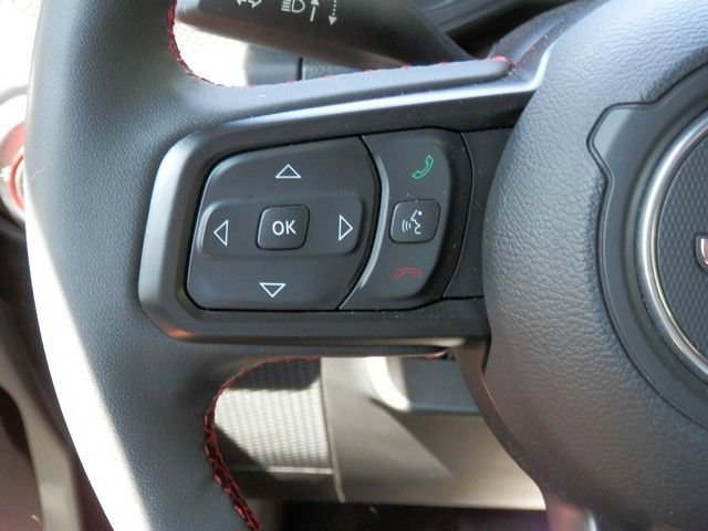 Used 2024 Jeep Gladiator Rubicon w/ Technology Group AWD/4WD image 20