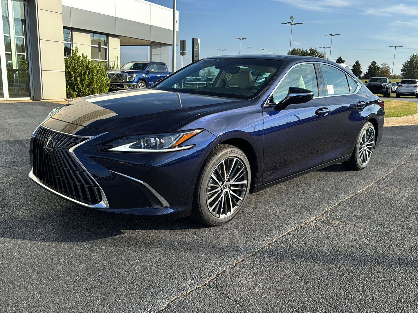 New 2025 Lexus ES 350 w/ Premium Package image 2
