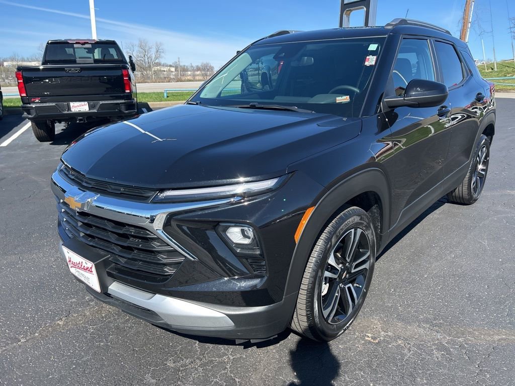 Used 2024 Chevrolet TrailBlazer LT w/ LT Cold Weather Package image 9