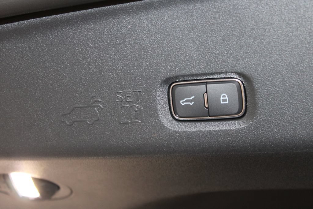 New 2027 Ford Expedition Platinum RWD image 16