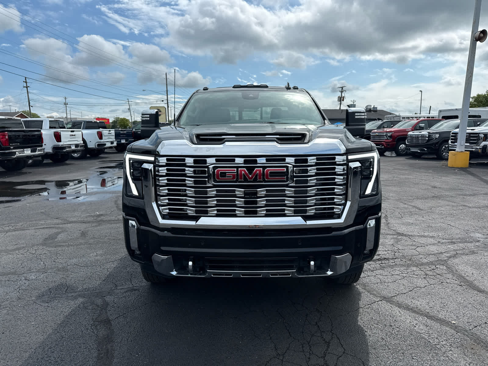 New 2026 GMC Sierra 3500 Denali w/ Technology Package AWD/4WD image 8