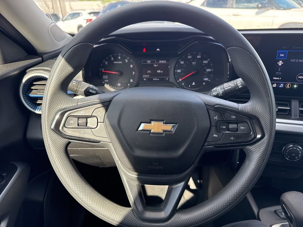 Used 2025 Chevrolet Trax LS FWD image 19