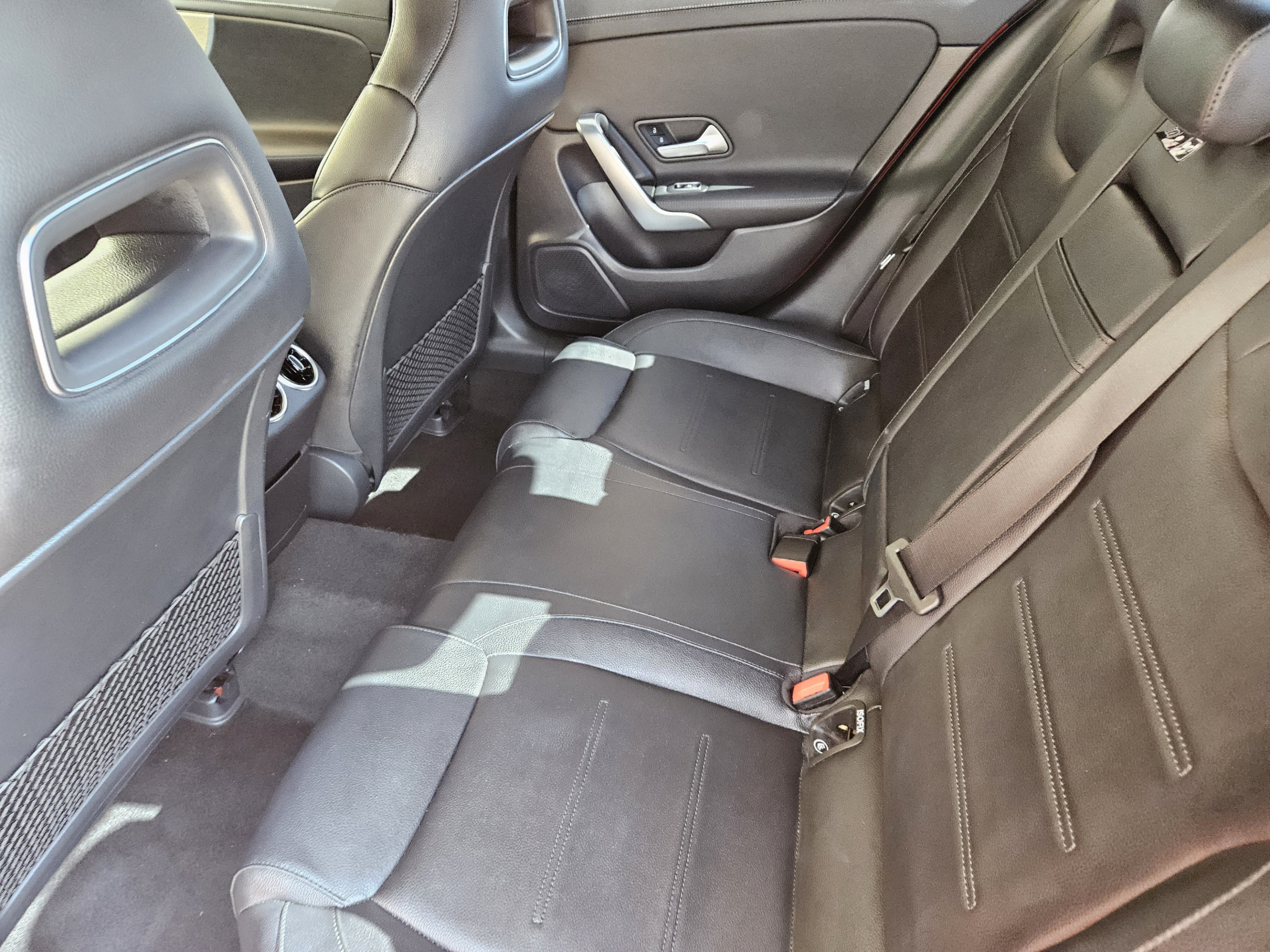 Used 2020 Mercedes-Benz CLA 250 image 24