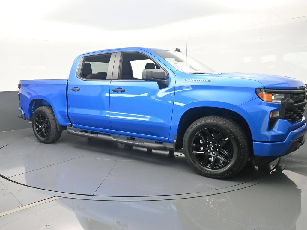 Used 2025 Chevrolet Silverado 1500 Custom w/ Turbomax Blackout Package RWD image 8