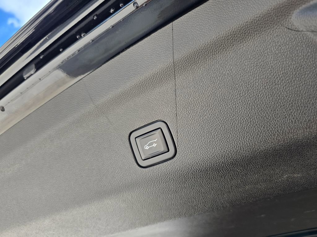 Used 2022 Cadillac Escalade ESV Premium Luxury image 50