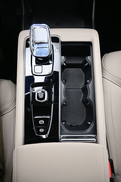 New 2026 Volvo XC90 B6 Plus w/ Protection Package Premier image 11