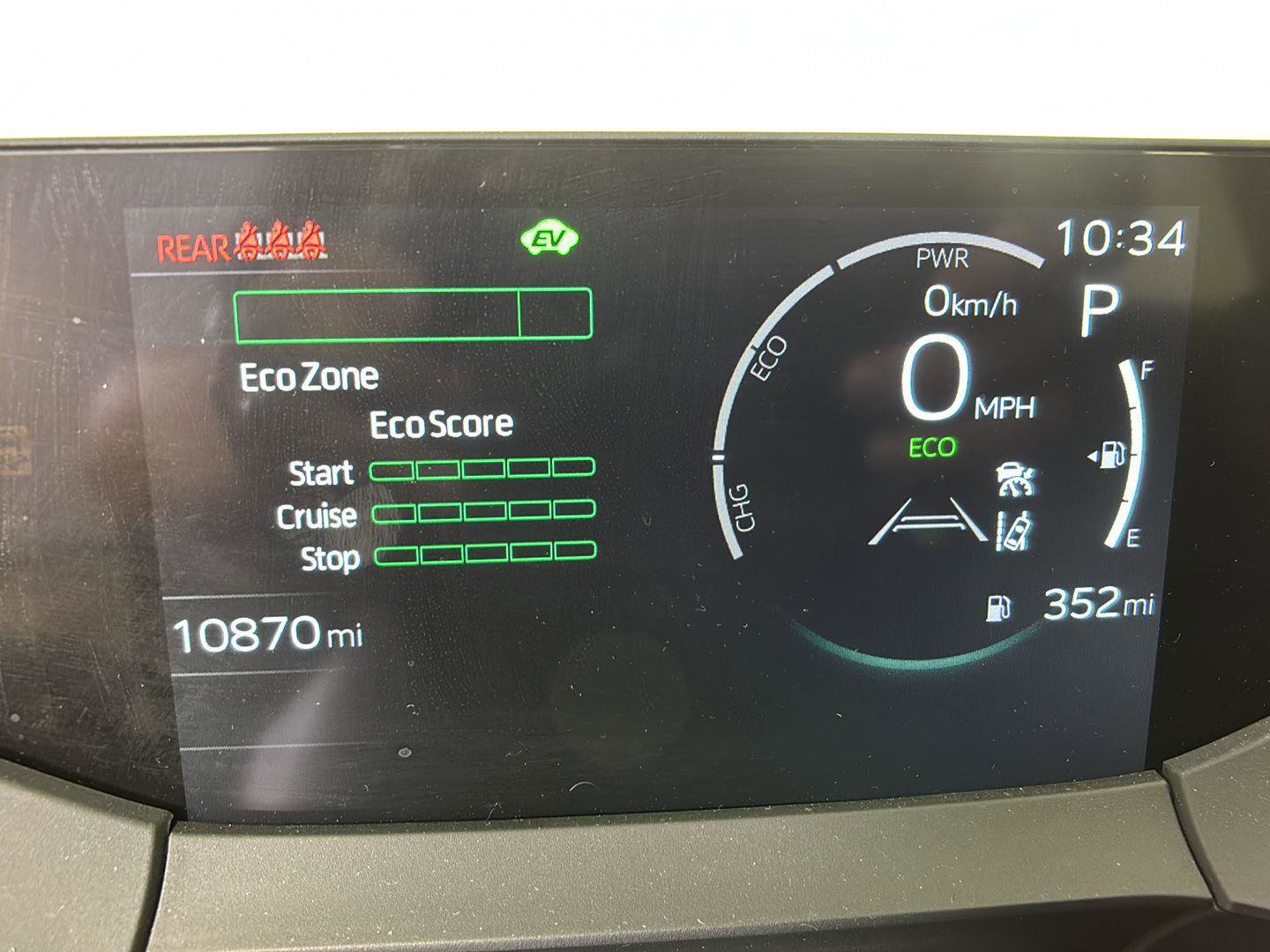 Used 2024 Toyota Prius XLE AWD/4WD image 3