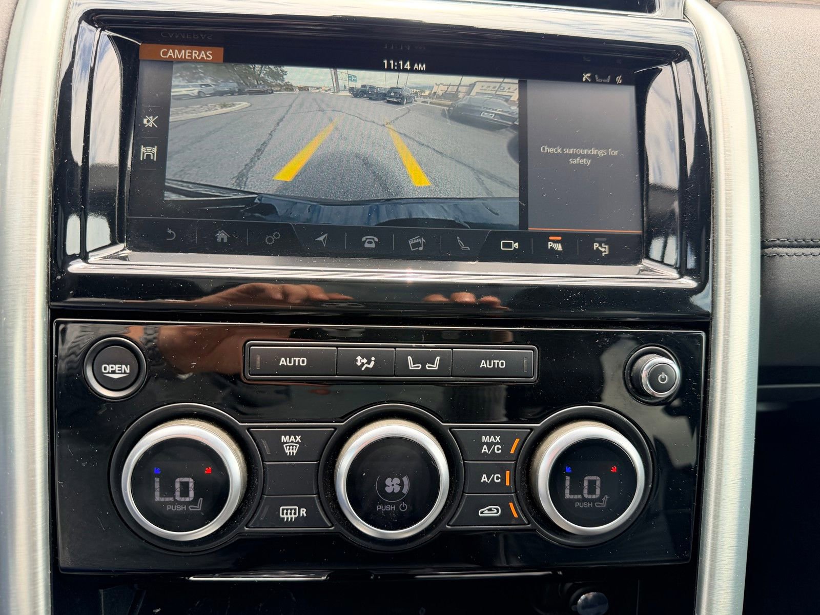 Used 2019 Land Rover Discovery HSE AWD/4WD image 11