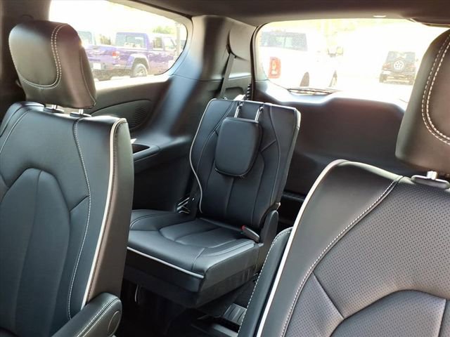 New 2026 Chrysler Pacifica Limited w/ S Appearance Package AWD/4WD image 14