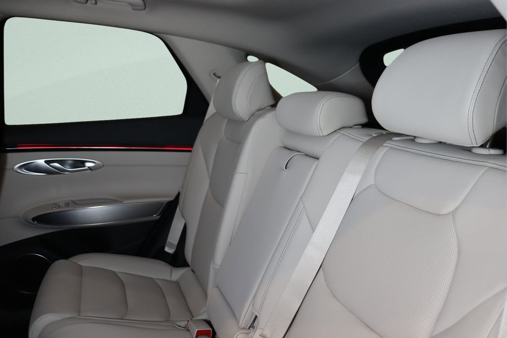 New 2026 Genesis GV70 2.5T Select image 12