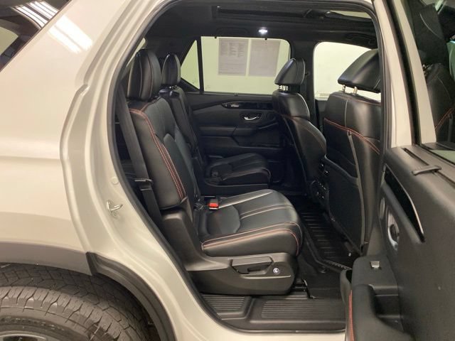Used 2025 Honda Pilot TrailSport image 27