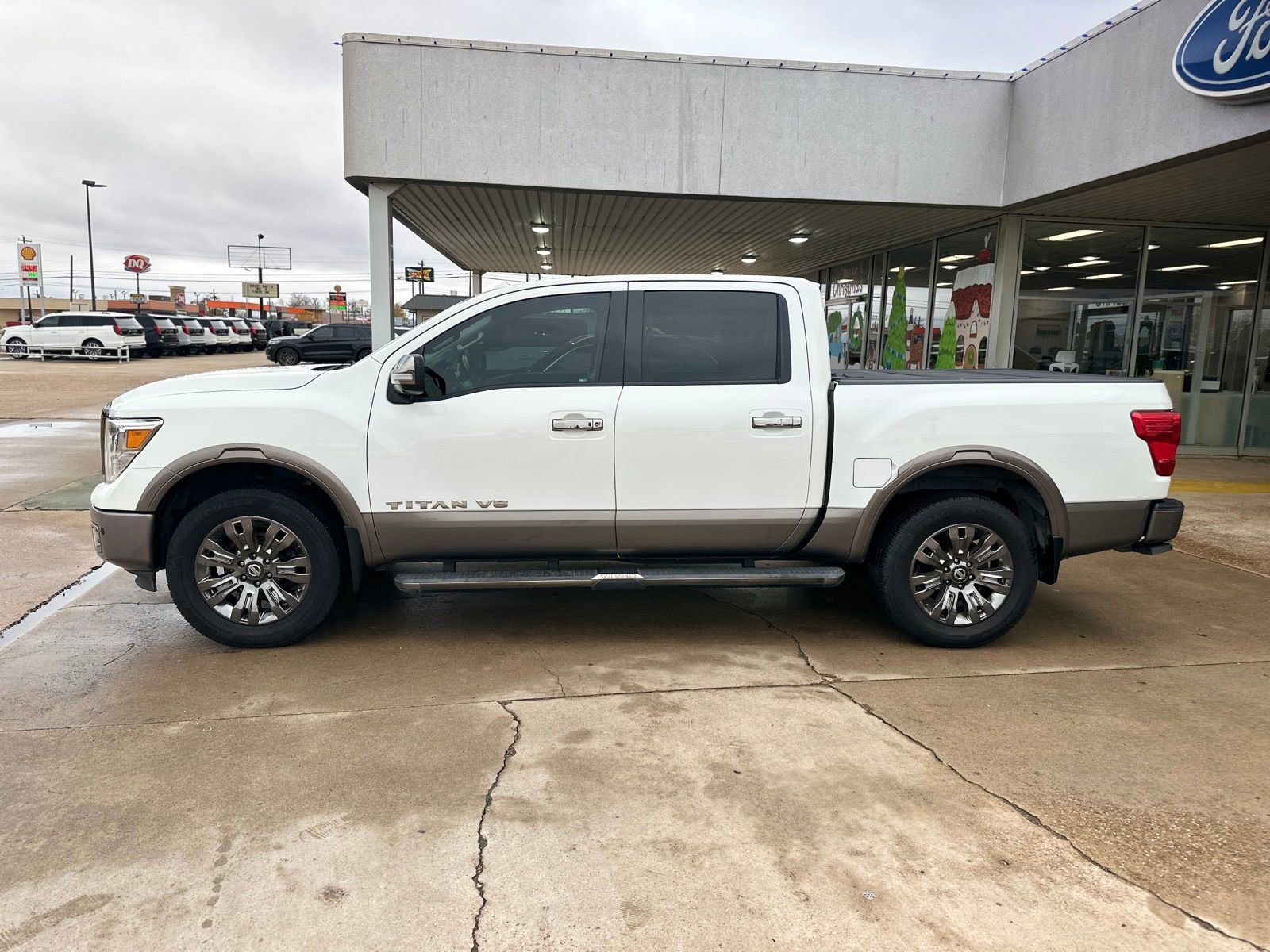 Used 2018 Nissan Titan Platinum Reserve w/ Platinum Utility Package image 8
