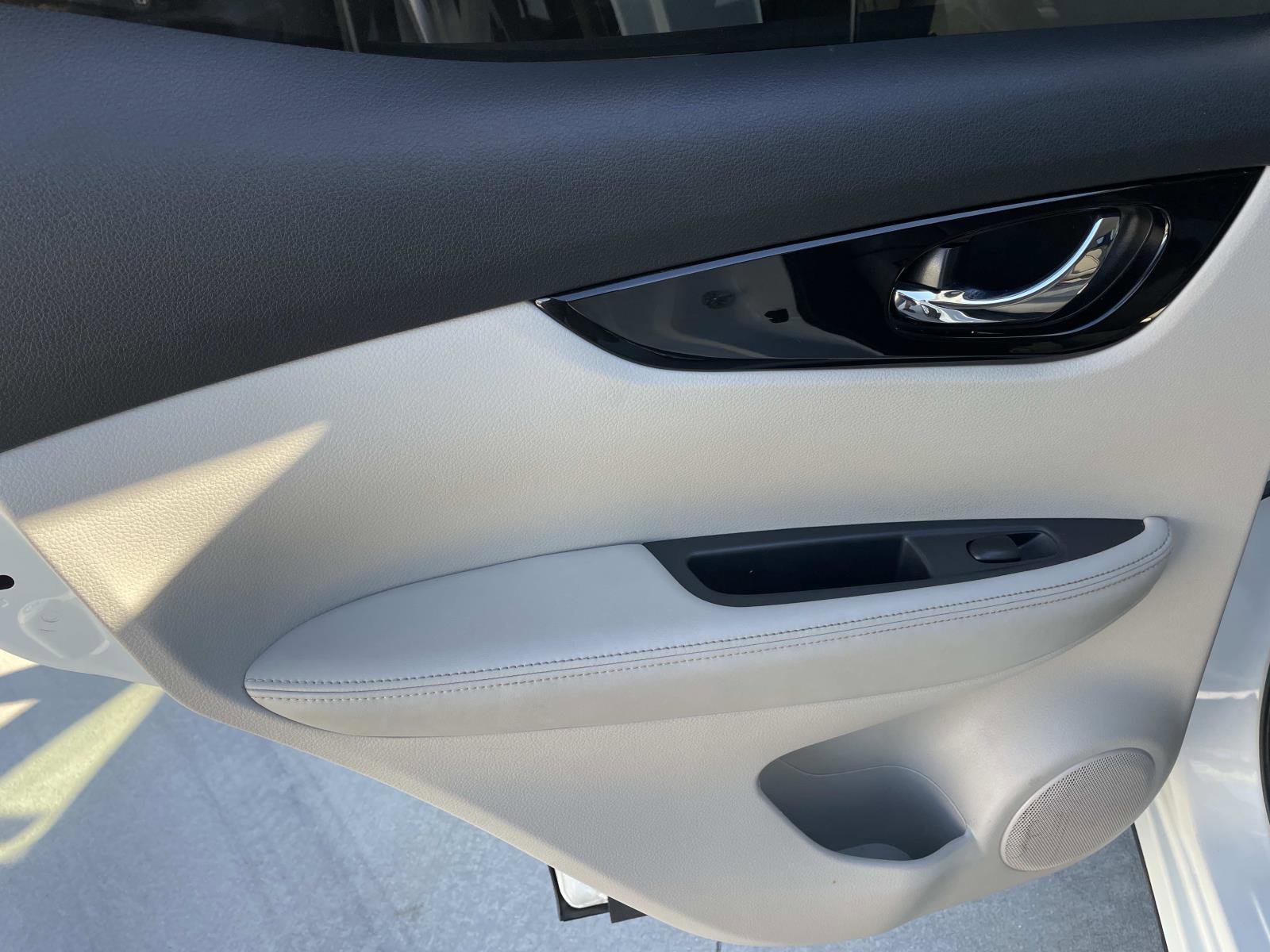 Used 2021 Nissan Rogue Sport SV image 17