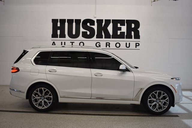 Used 2024 BMW X7 xDrive40i AWD/4WD image 2