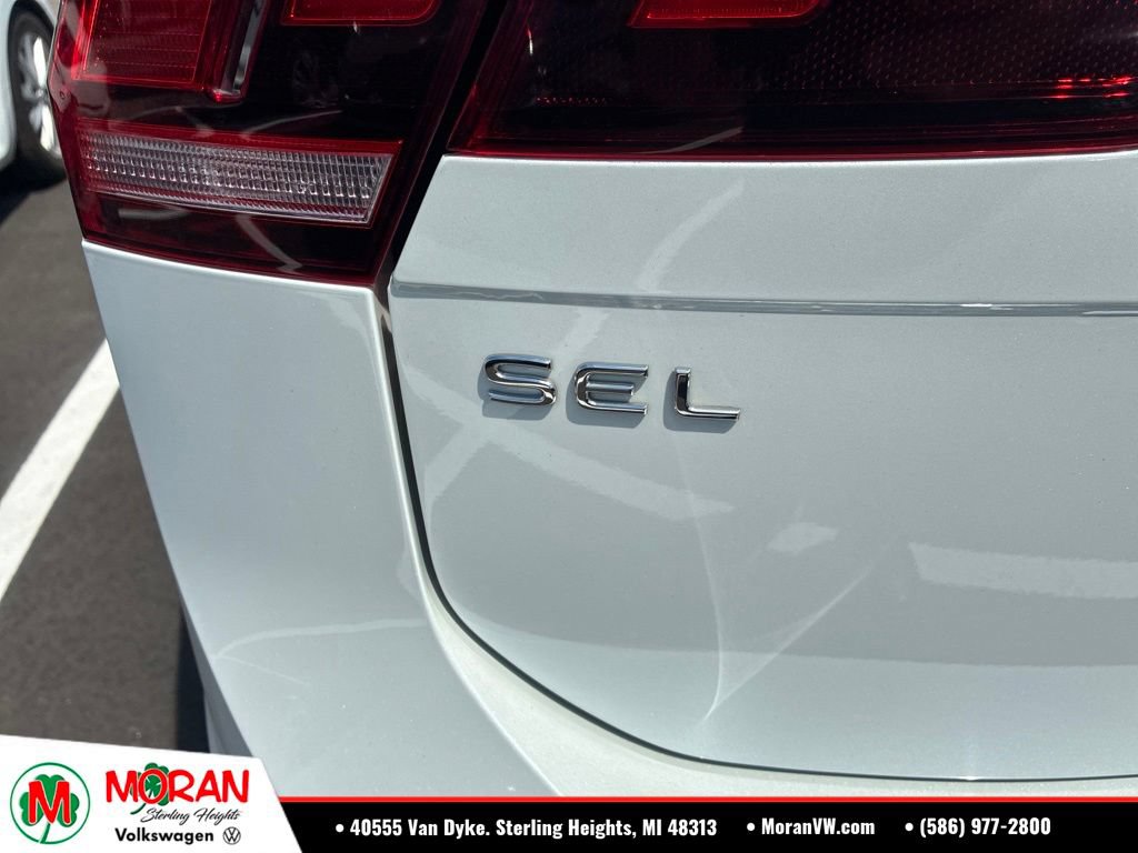 Certified 2022 Volkswagen Tiguan SEL R-Line AWD/4WD image 9