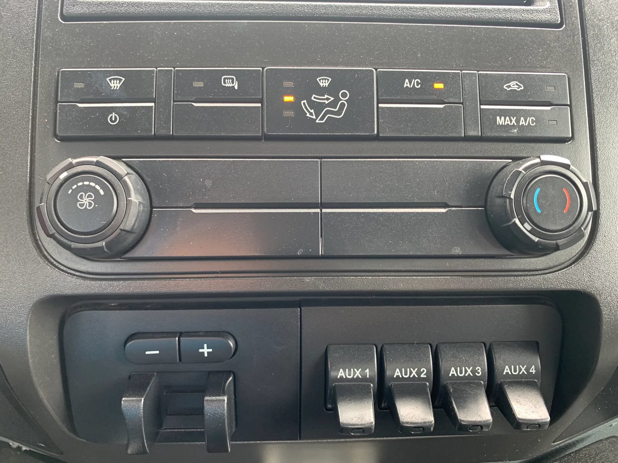 Used 2015 Ford F450 XL w/ Power Equipment Group AWD/4WD image 16