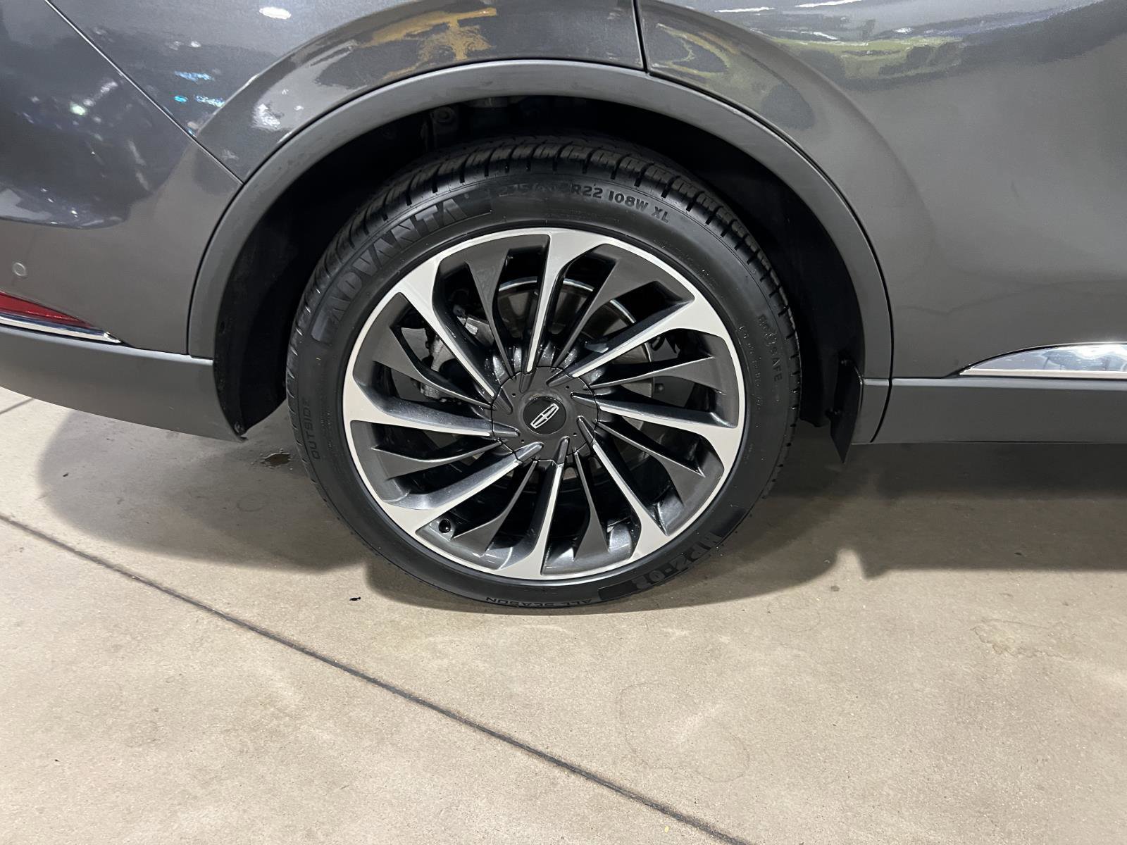 Used 2020 Lincoln Aviator Reserve w/ Equipment Group 202A image 46