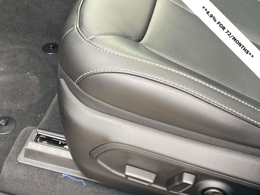 New 2025 Jeep Grand Cherokee L Limited w/ Luxury Tech Group II image 14