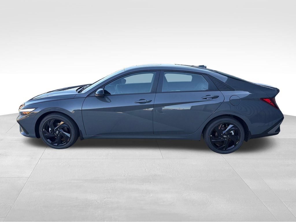 New 2026 Hyundai Elantra SEL Sport FWD image 2
