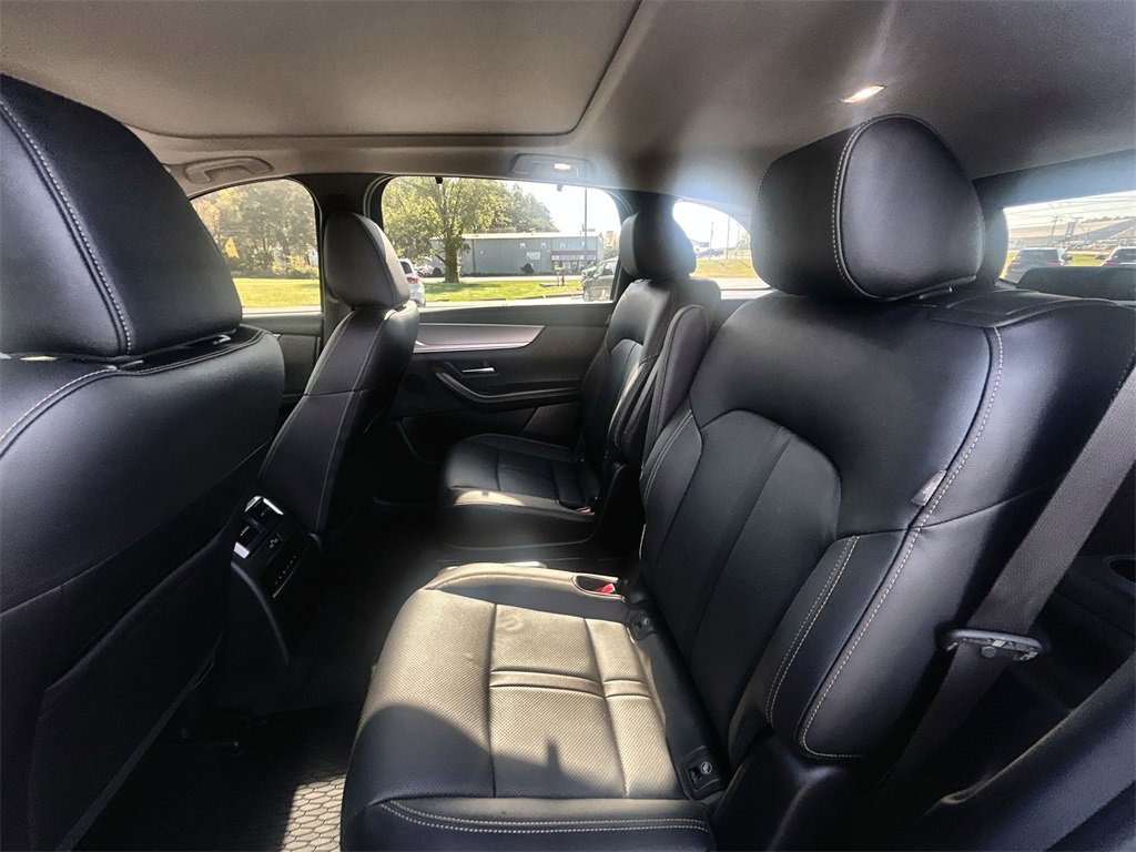 Used 2025 MAZDA CX-90 3.3 Turbo w/ Premium Sport Pkg image 12