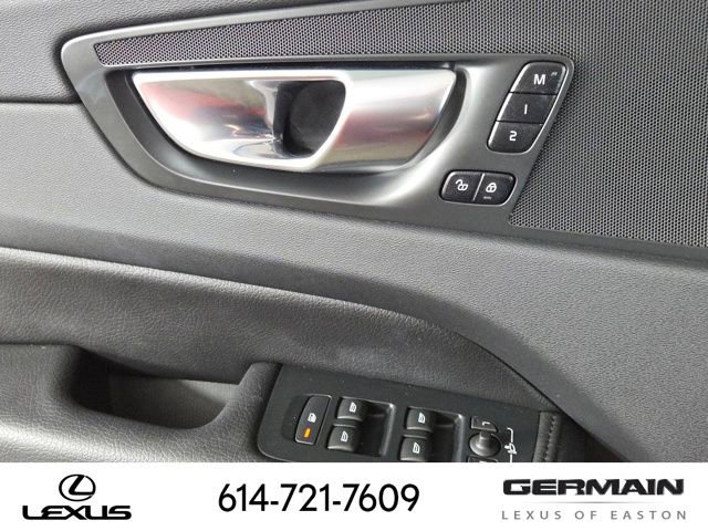 Used 2022 Volvo XC60 B5 Momentum w/ Climate Package image 29