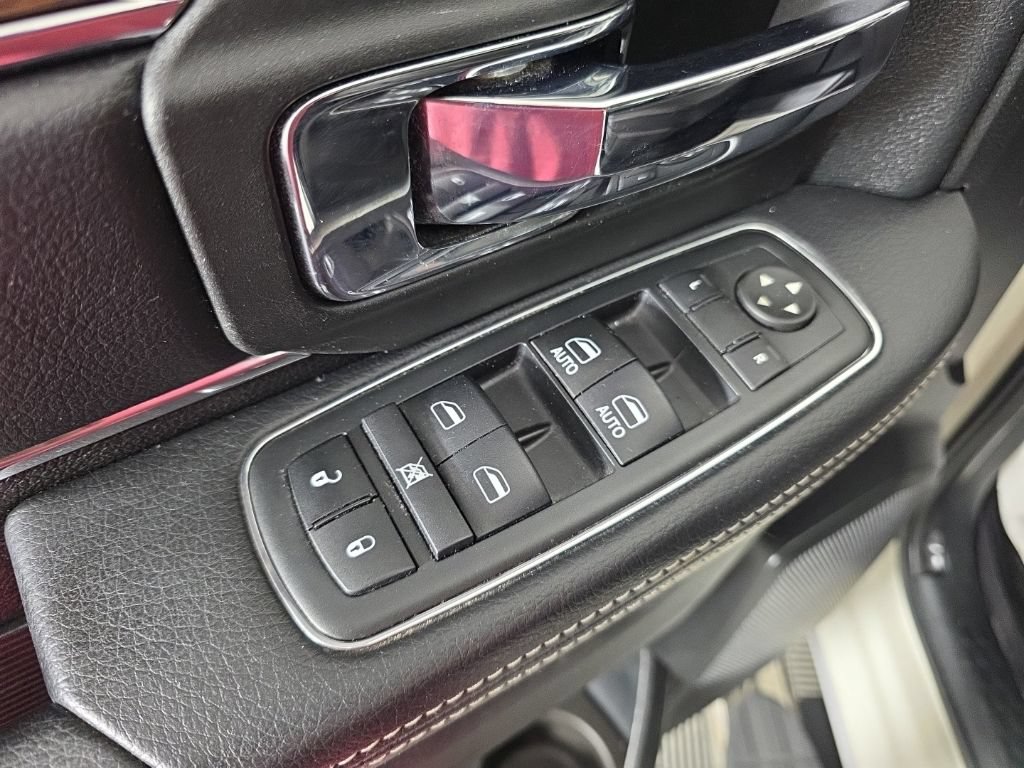 Used 2017 RAM 1500 Laramie w/ Convenience Group AWD/4WD image 12