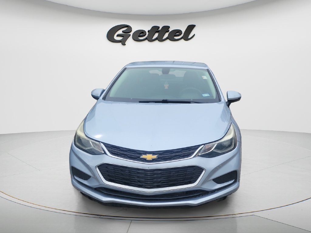 Used 2017 Chevrolet Cruze LT FWD image 4