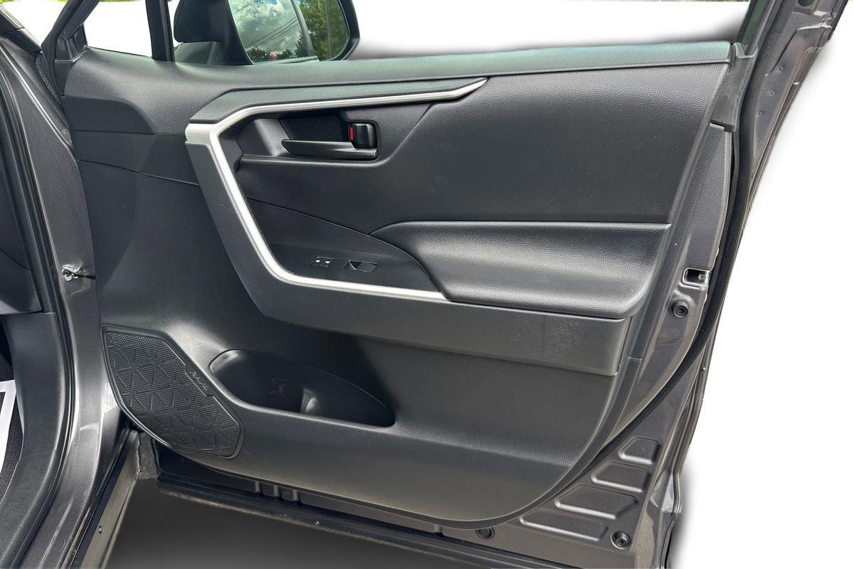 Used 2024 Toyota RAV4 LE FWD image 19