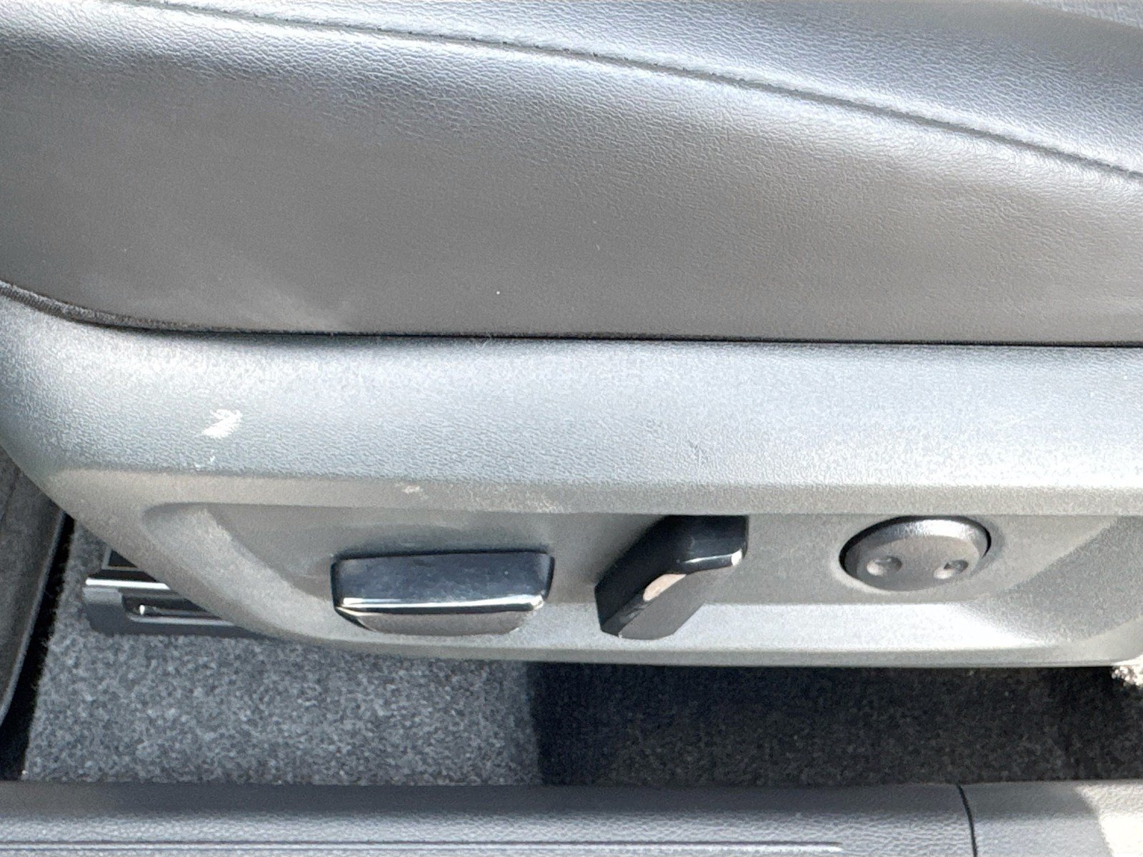 Used 2026 Nissan Rogue Dark Armor FWD image 19