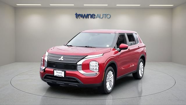 Used 2024 Mitsubishi Outlander ES image 1