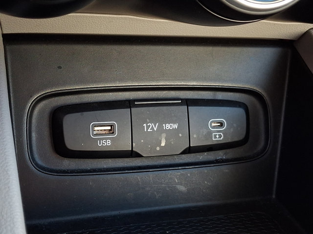 Certified 2025 Hyundai Venue SEL FWD image 24