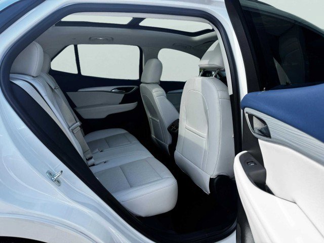 Used 2024 Buick Envision Avenir image 46