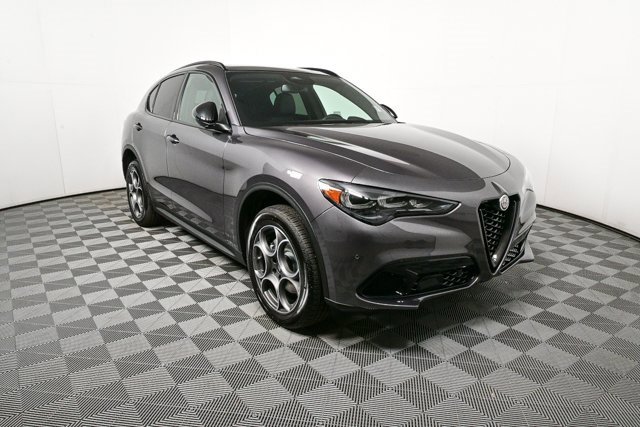 New 2025 Alfa Romeo Stelvio Sprint w/ Convenience Package image 6