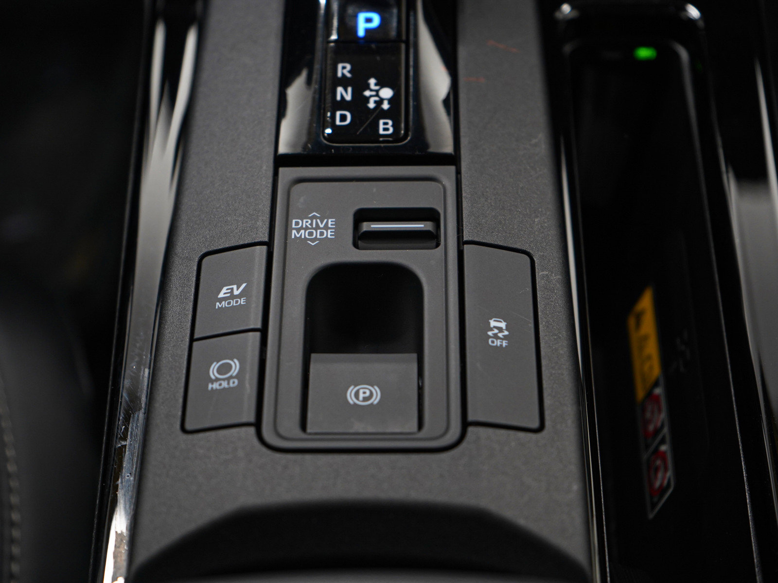 Used 2025 Toyota Prius Limited image 22