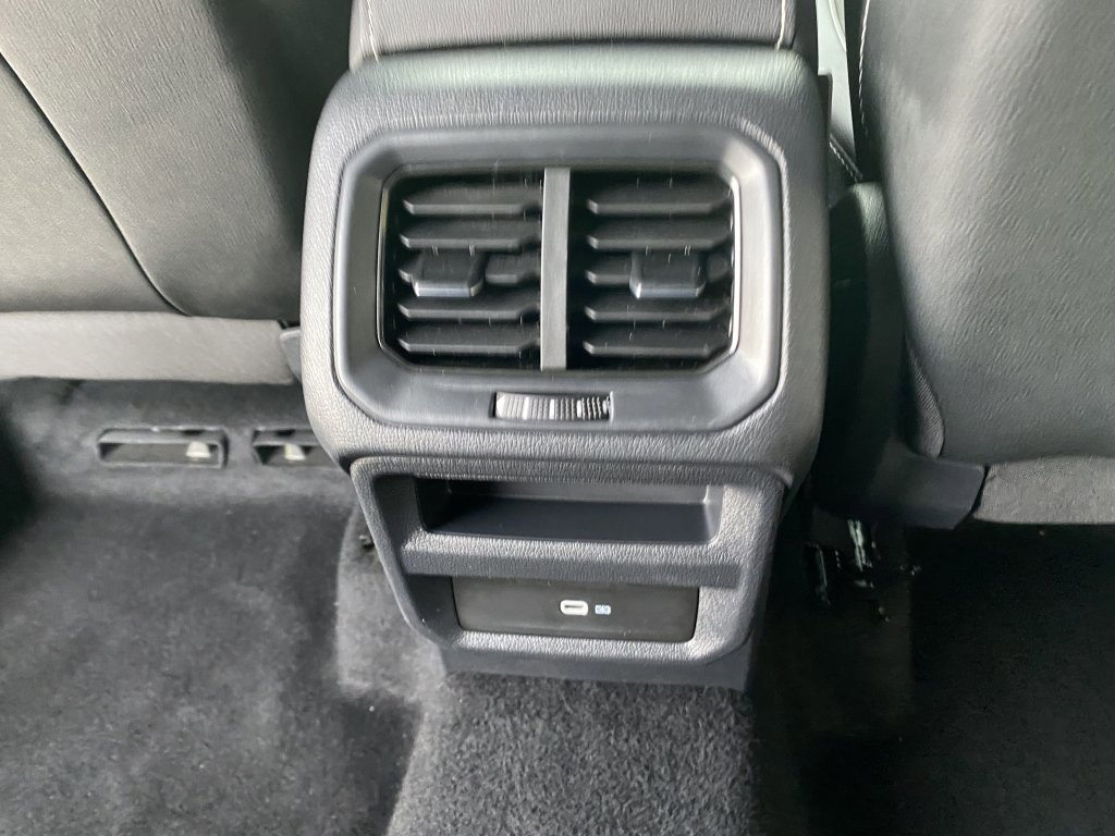 Used 2022 Volkswagen Taos SE w/ Panoramic Sunroof Package image 23