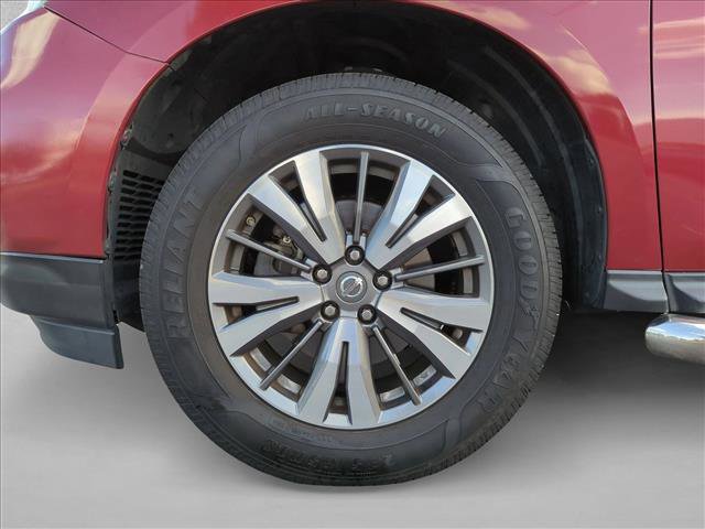 Used 2017 Nissan Pathfinder SV FWD image 14