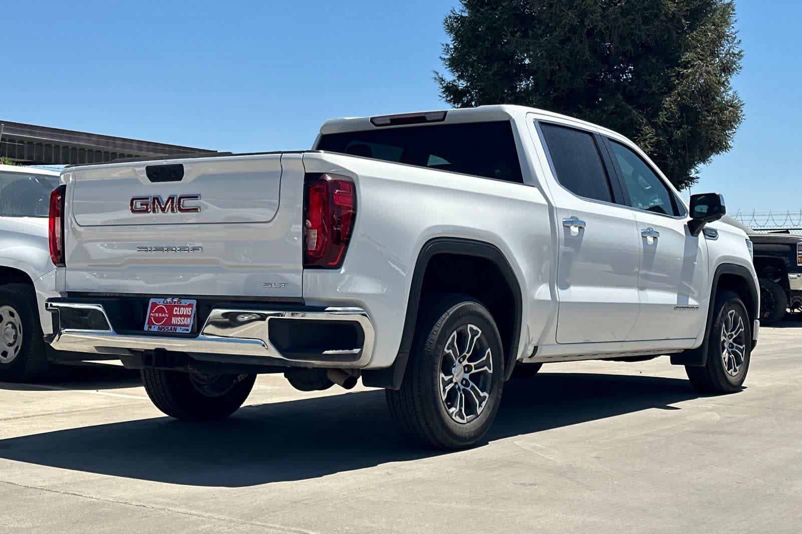 Used 2025 GMC Sierra 1500 SLT RWD image 3