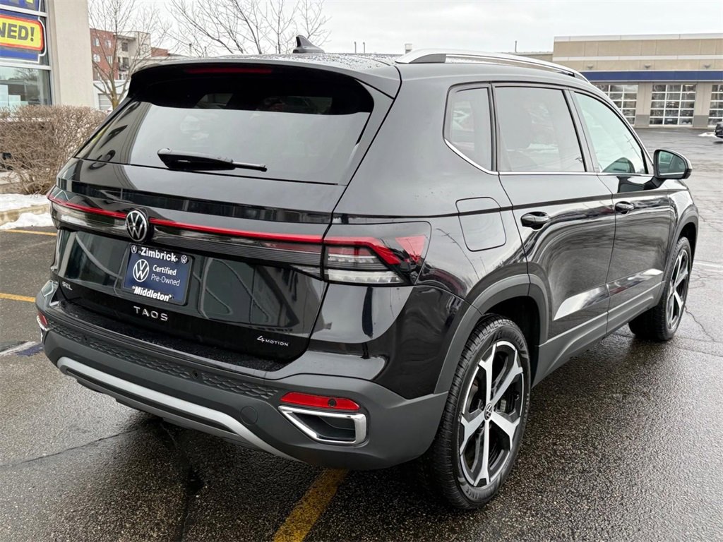 Certified 2025 Volkswagen Taos SEL image 3
