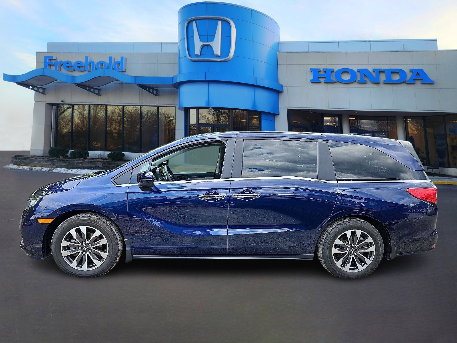Certified 2023 Honda Odyssey EX-L image 4