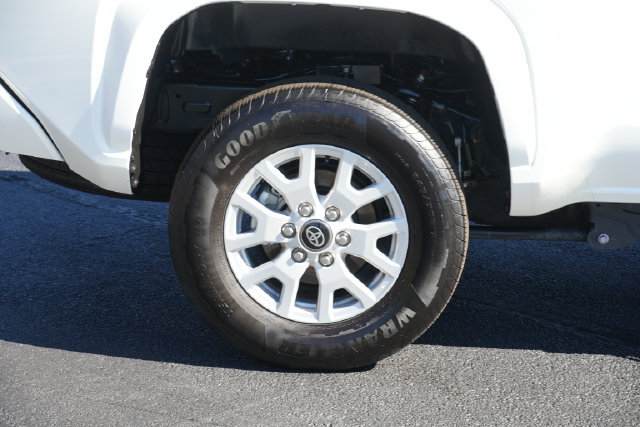 Used 2026 Toyota Tacoma SR5 AWD/4WD image 10